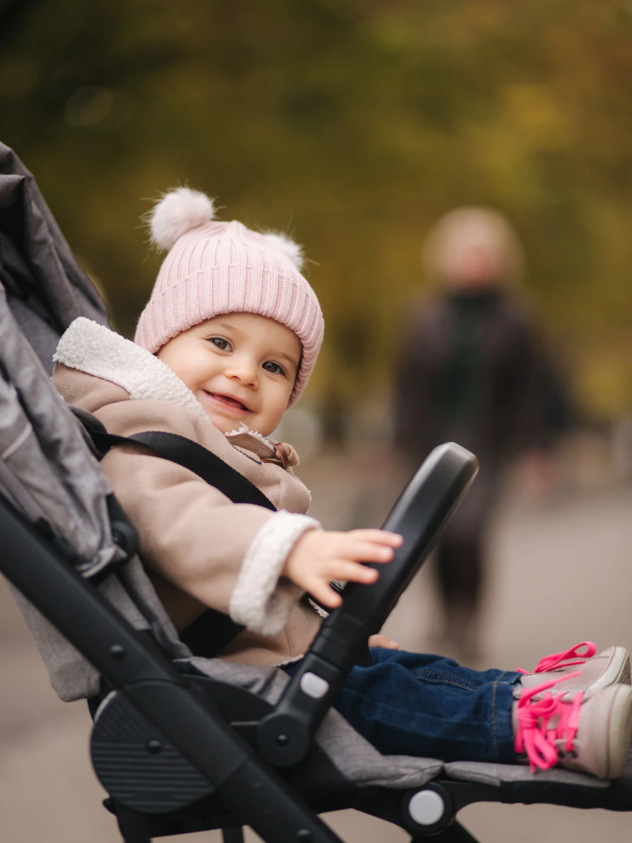 barnvagn med bebis